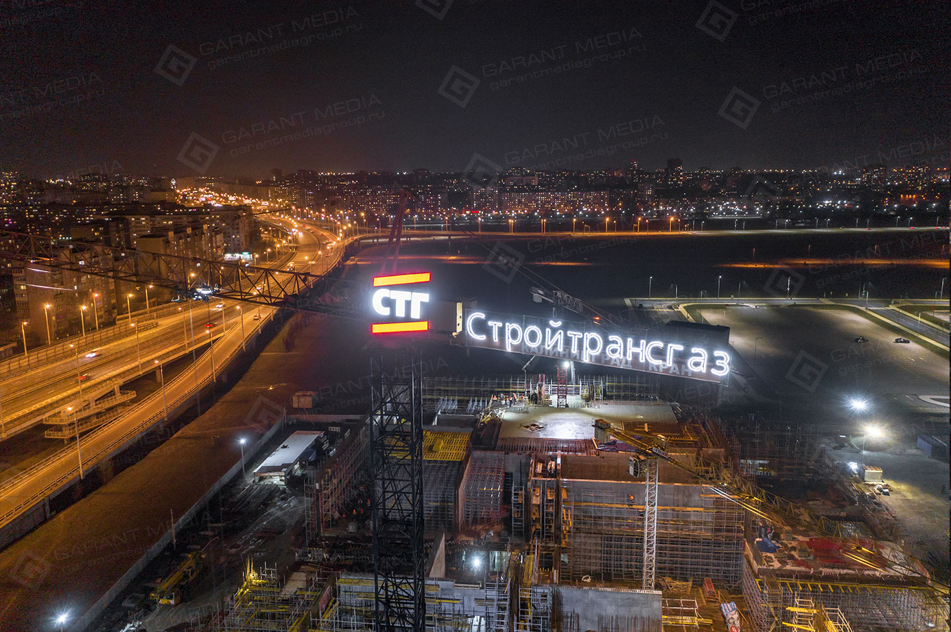 Подсветка башенных кранов в Калининграде